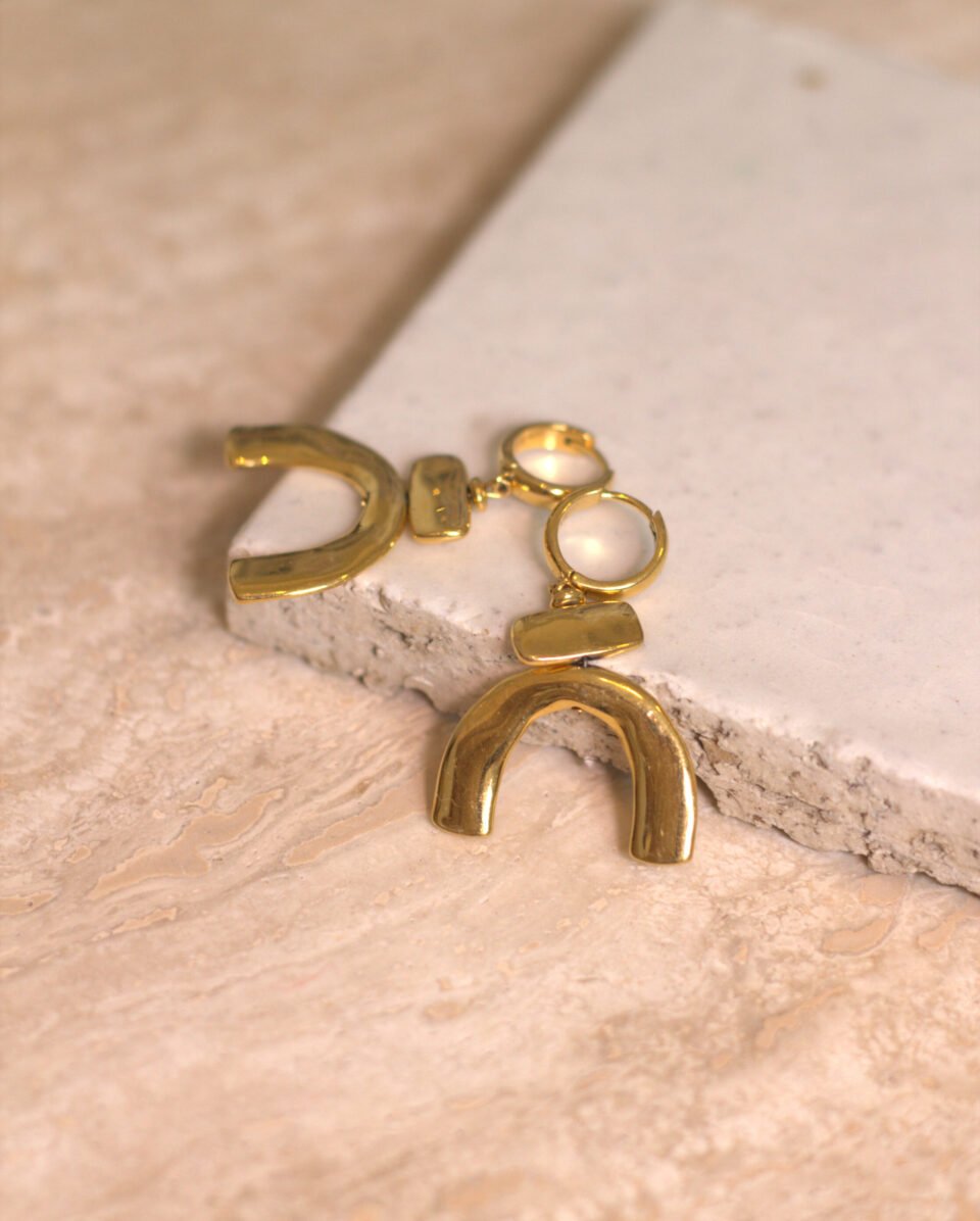 Arch vintage earrings
